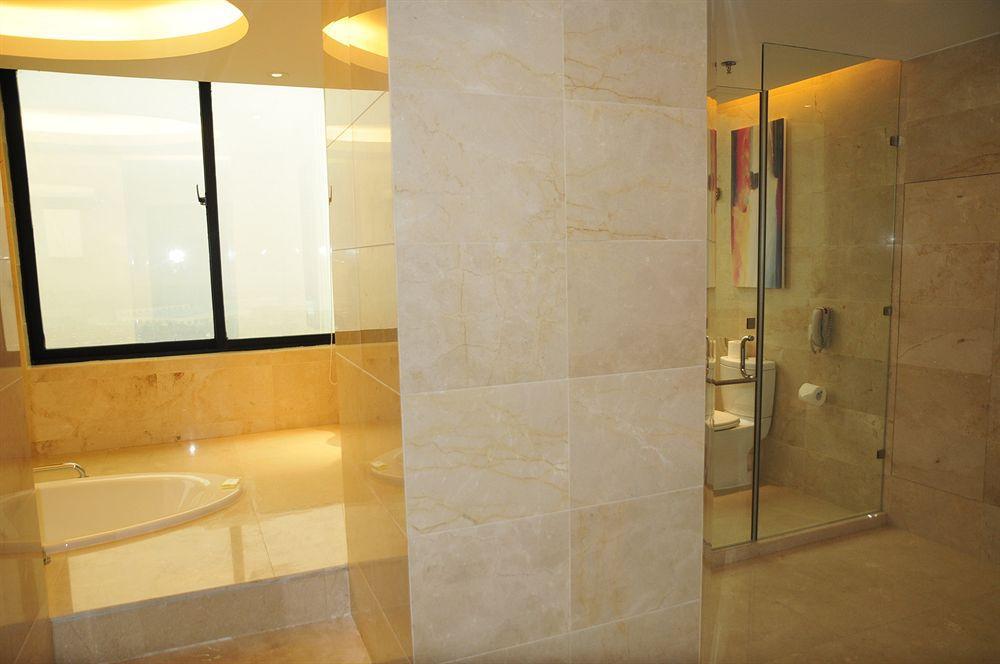 Four Points By Sheraton Taicang Exterior photo